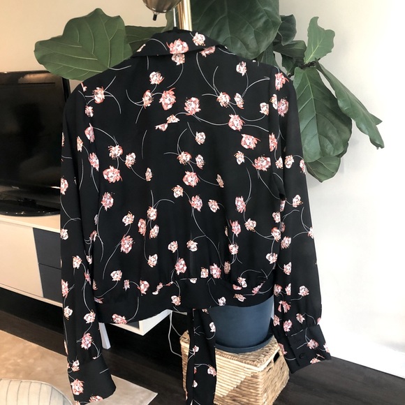 Who What Wear button up floral blouse - Picture 3 of 4